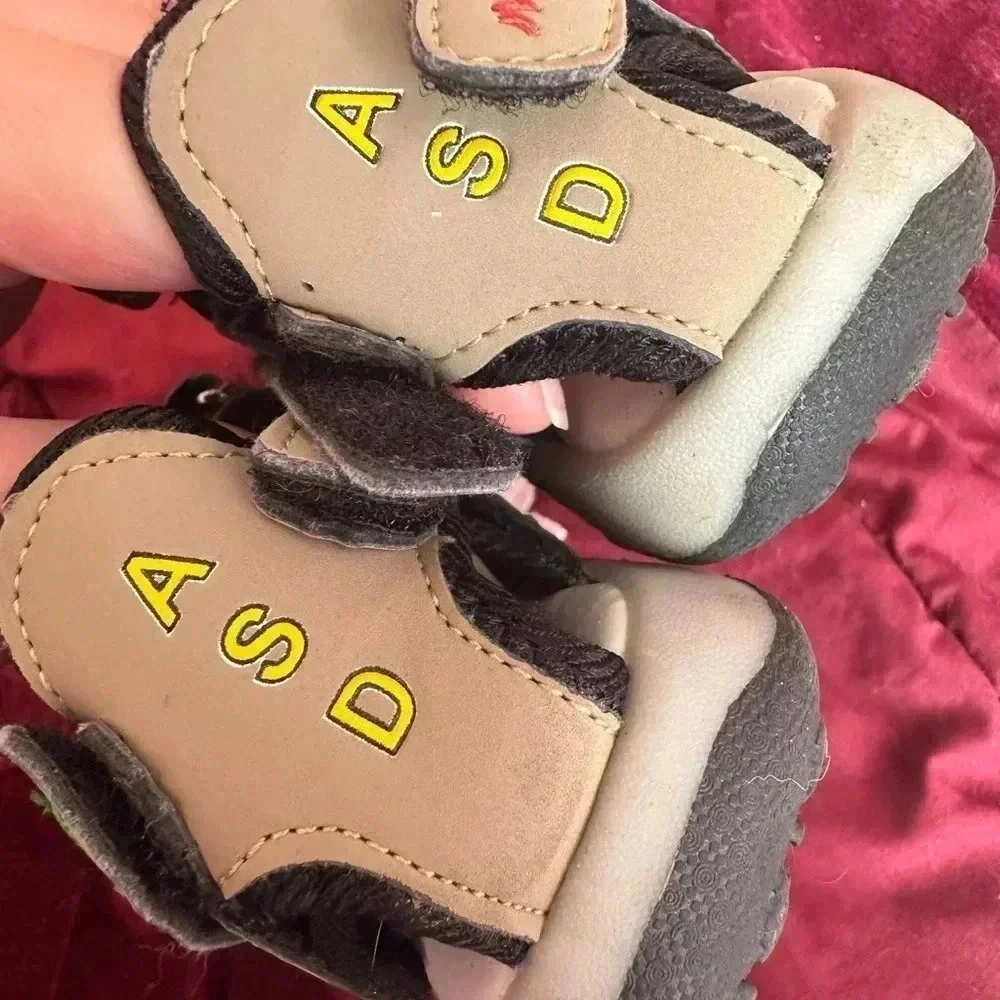 Sandals size 7